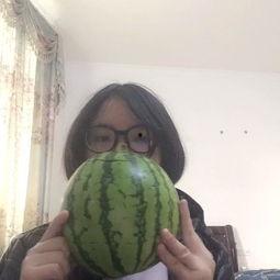 吃瓜吃吐的视频,揭秘吃瓜群众的疯狂世界