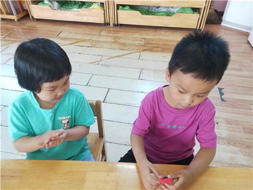 幼儿园小班吃瓜  第2张