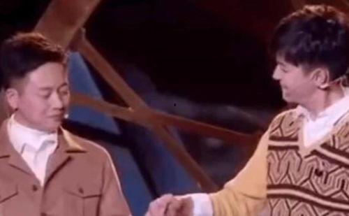 小鲜肉吃瓜视频,揭秘娱乐圈幕后真相  第3张