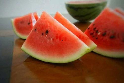 播放吃瓜图片的,跟随镜头探寻吃瓜乐趣 第3张 播放吃瓜图片的,跟随镜头探寻吃瓜乐趣 第3张