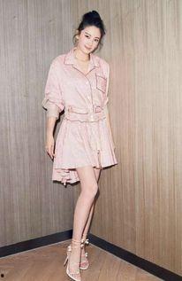 张雨绮淡定吃瓜,展现娱乐圈真我风采